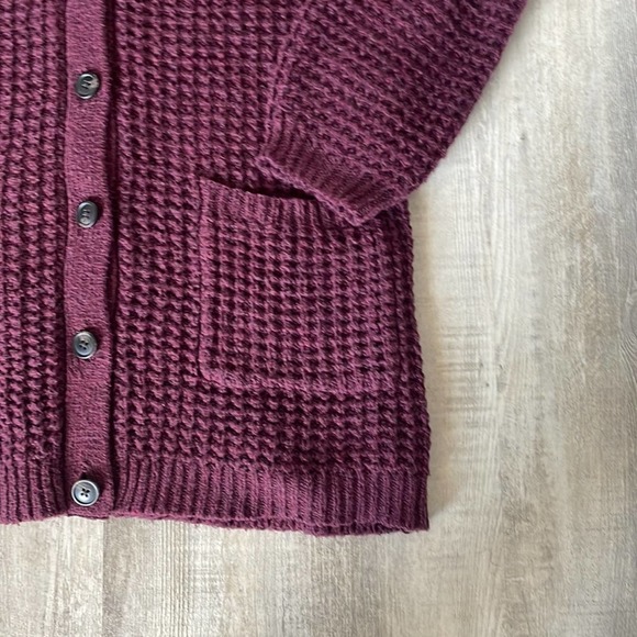 American Eagle Outfitters Knitted Sweater Cardigan - Picture 9 of 13